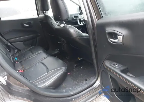 2018 Jeep Compass Limited 4X4 z USA, uszkodzony, nr VIN 3C4NJDCB7JT135570